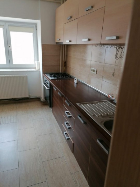 Apartament spatios Stadion disponibil termen lung