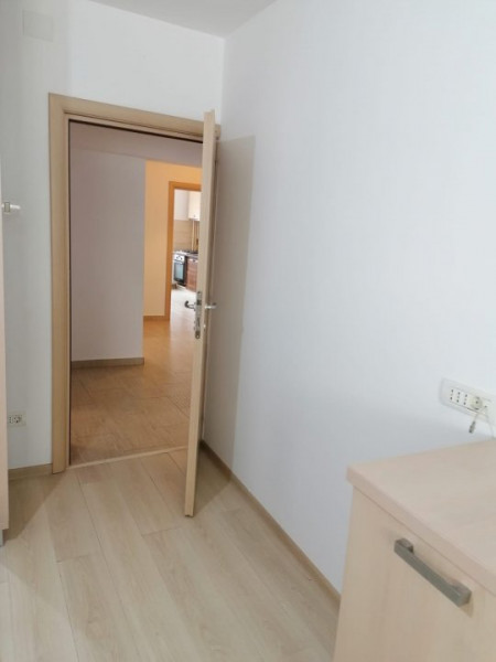 Apartament spatios Stadion disponibil termen lung