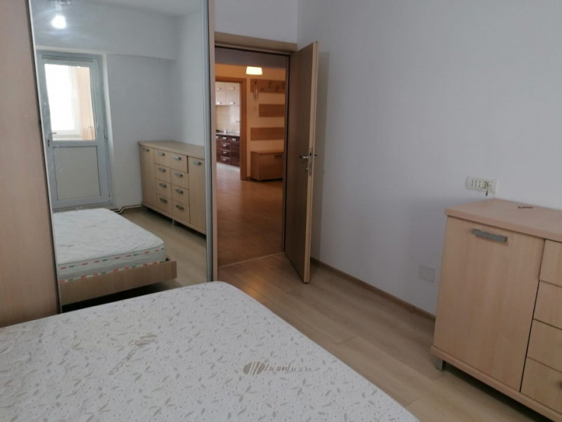 Apartament spatios Stadion disponibil termen lung