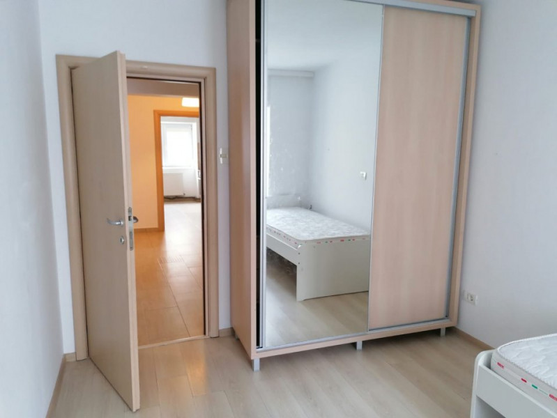 Apartament spatios Stadion disponibil termen lung