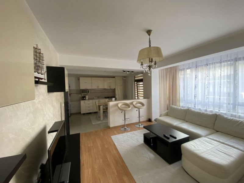 Apartament 3 camere  Tomis Plus decorat cu rafinament 