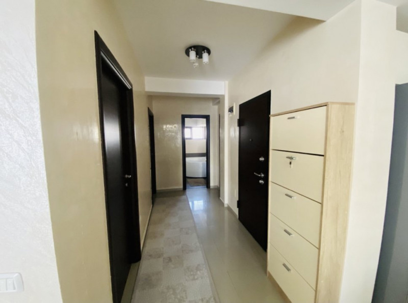 Apartament 3 camere  Tomis Plus decorat cu rafinament 