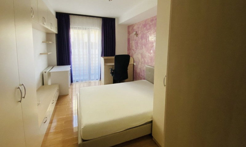 Apartament 3 camere  Tomis Plus decorat cu rafinament 