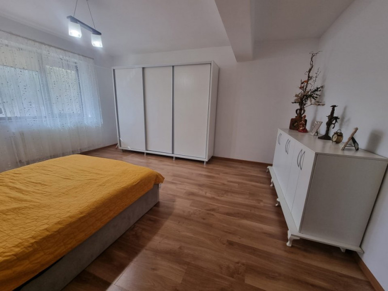 apartament de închiriat Universitate Campus cu parcare privata