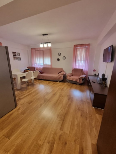 apartament de închiriat Universitate Campus cu parcare privata