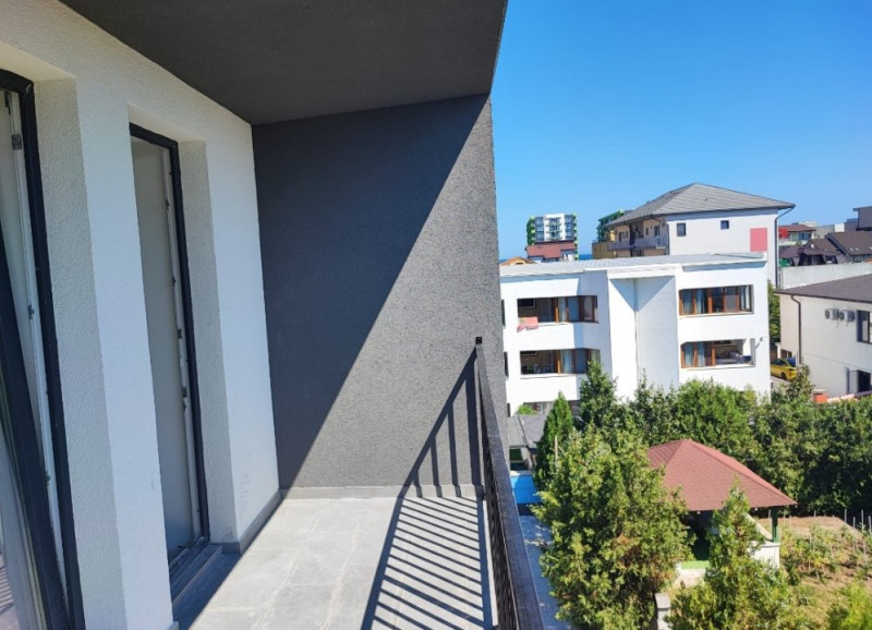 vânzare apartament 3 camere + terasa + parcare privata in proprietate