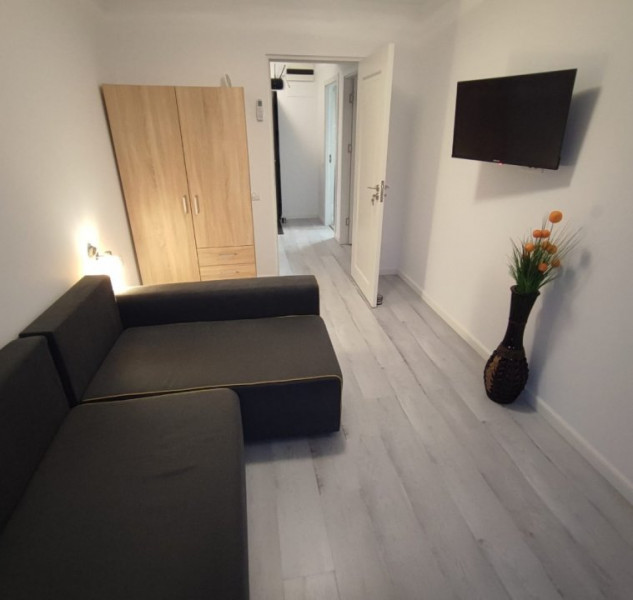 vânzare apartament 3 camere + terasa + parcare privata in proprietate