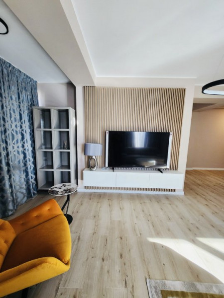 Central Apartament spațios decorat cu rafinament Garaj subteran 