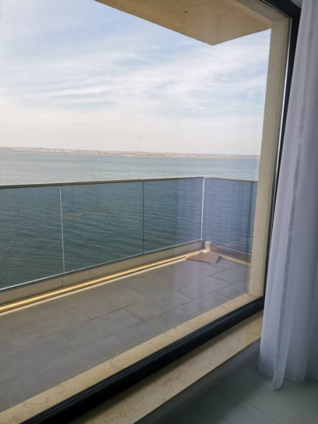 inchiriere apartament Constanta Mamaia vedere lac parcare subterană 