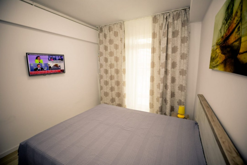 Vânzare apartament 3 camere vedere mare decorat cu rafinament 