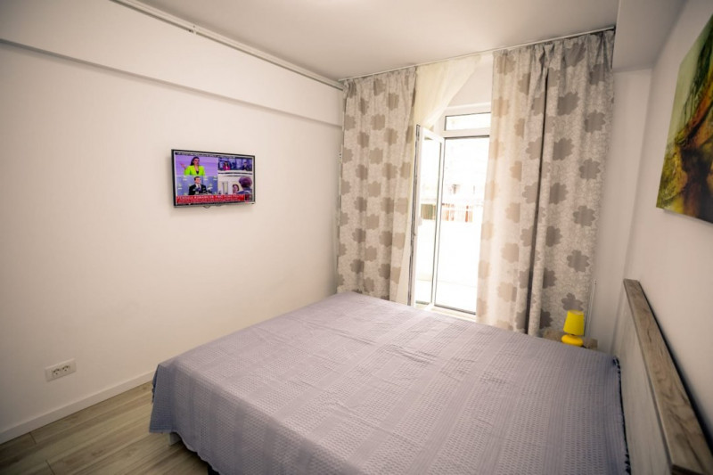 Vânzare apartament 3 camere vedere mare decorat cu rafinament 