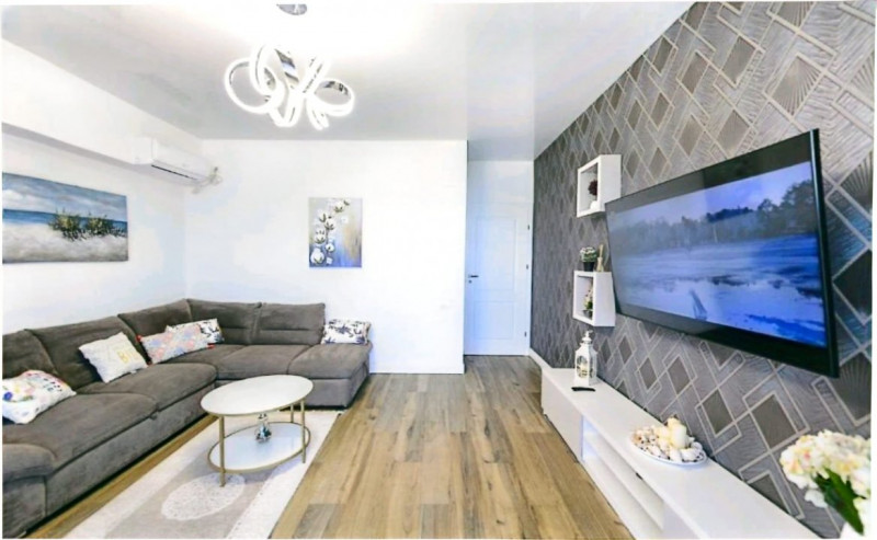 închiriere apartament modern Mamaia MegaImage 