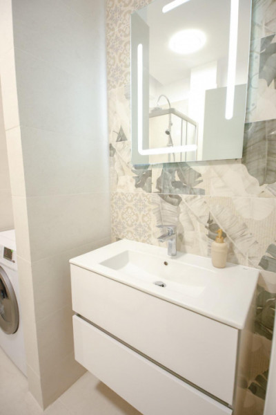 De închiriat – Apartament 3 camere cu vedere la lac, Lake On