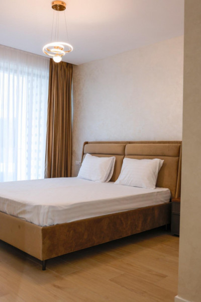 De închiriat – Apartament 3 camere cu vedere la lac, Lake On