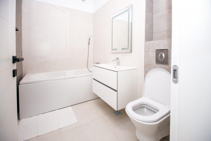 De închiriat – Apartament 3 camere cu vedere la lac, Lake On