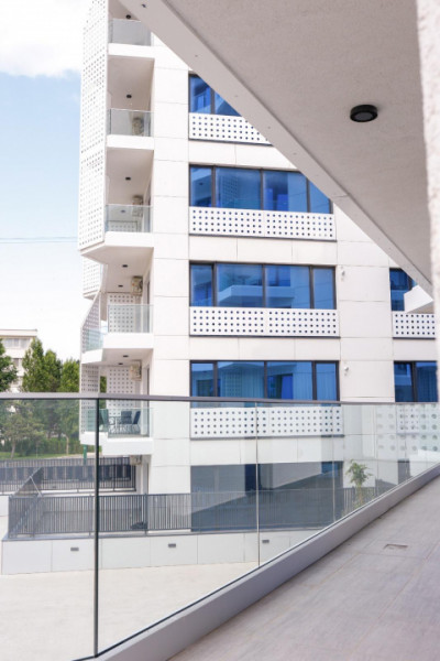 De închiriat – Apartament 3 camere cu vedere la lac, Lake On