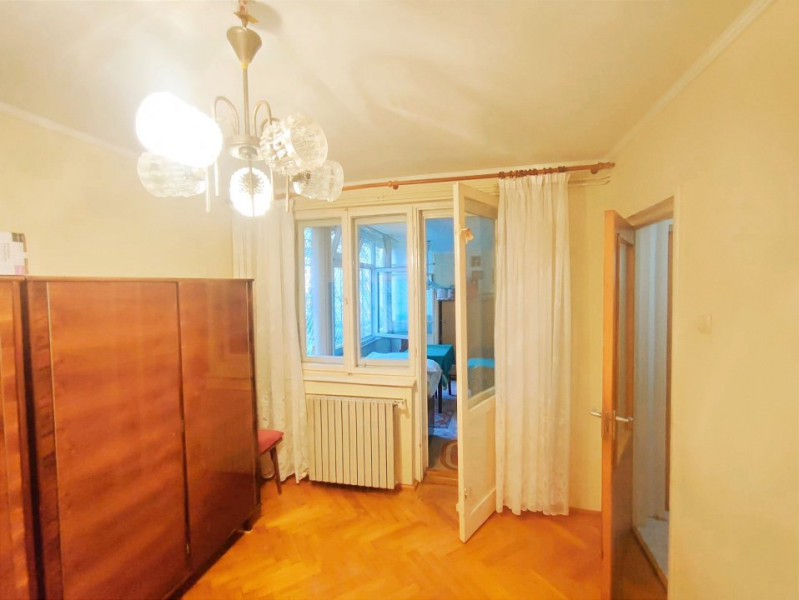 vânzare Apartament 3 camere Ultracentral zona foarte liniștită 