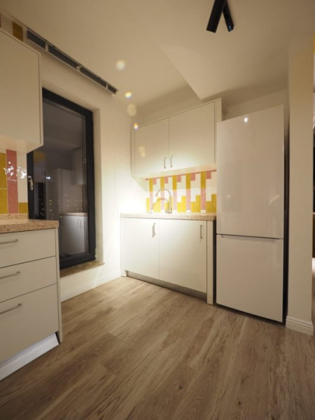 Apartament lux bloc nou zona Primo Clădire moderna