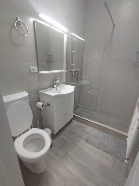 închiriere Apartament nou nout in clădire privata 