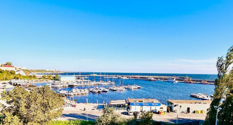 Vanzare Apartament cu vedere catre mare Portul Tomis  