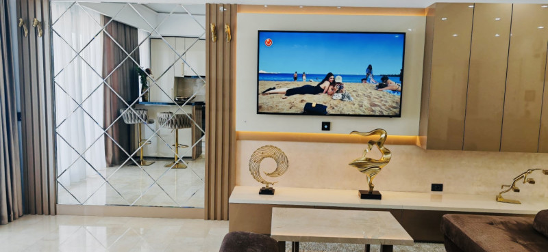 Apartament Premium cu Vedere la Mare – Faleza Nord Parcare subterană 