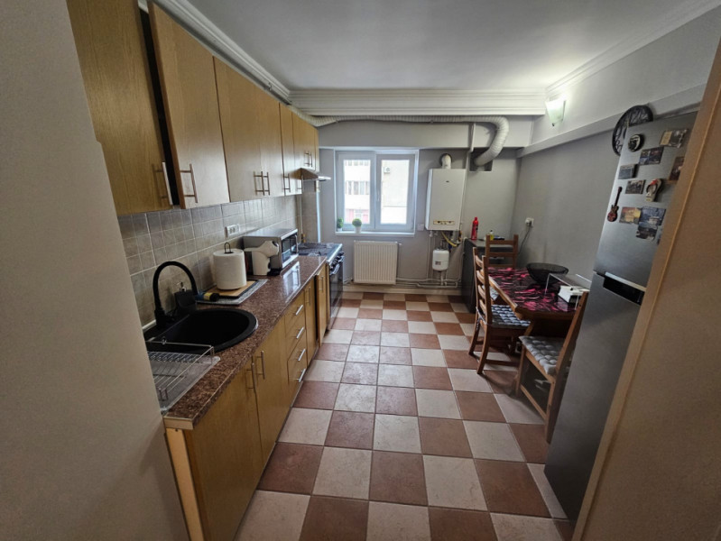 Apartament 3 camere de închiriat – Stadion / City Park Mall