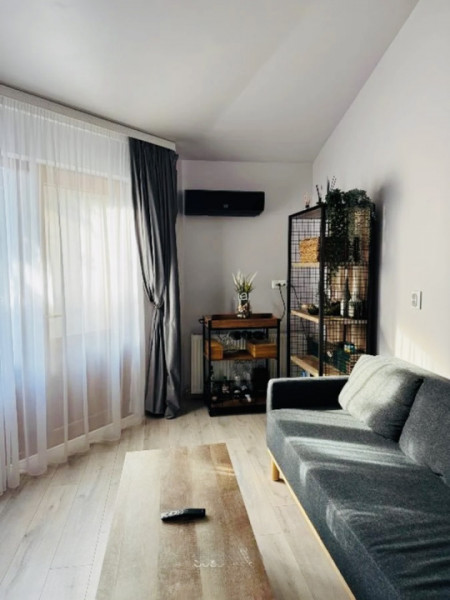 Apartament 2 camere de închiriat cu curte interioară – zonă Faleză Nord