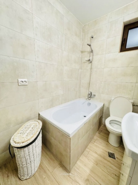 Apartament 2 camere de închiriat cu curte interioară – zonă Faleză Nord