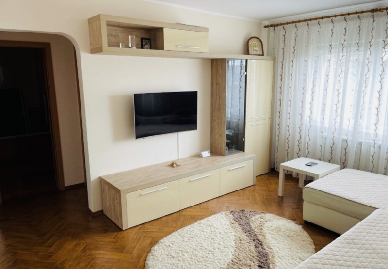 Apartament de închiriat cu 2 camere în zona Eden