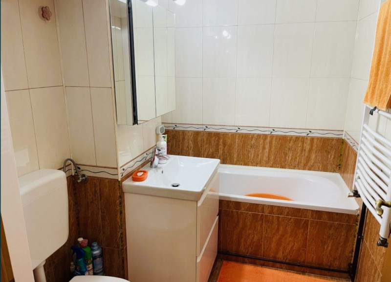 Apartament de închiriat cu 2 camere în zona Eden