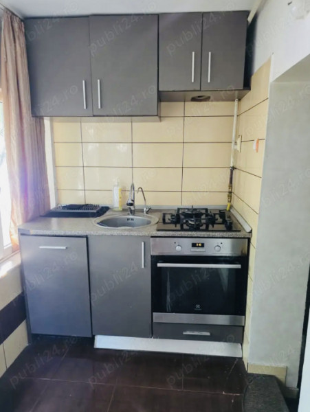 🏡 Apartament cu 3 camere, 2 băi, balcon și boxă — parter înalt, zona Eliberării