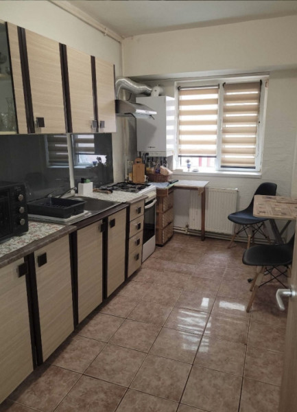 De vânzare apartament 3 camere –strada Eliberarii  Inel II, Constanța