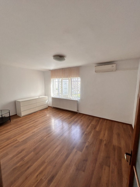 Inchiriere Apartament nemobilat parter Faleza Nord 