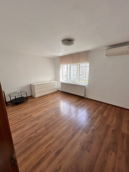 Inchiriere Apartament nemobilat parter Faleza Nord 