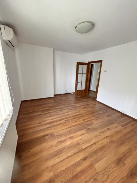 Inchiriere Apartament nemobilat parter Faleza Nord 