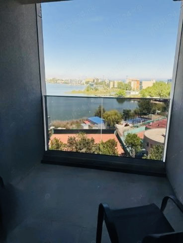 De închiriat – Studio cu răsărituri peste lac, Aviatorii Residence