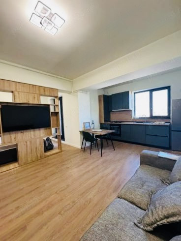 De închiriat – Studio cu răsărituri peste lac, Aviatorii Residence