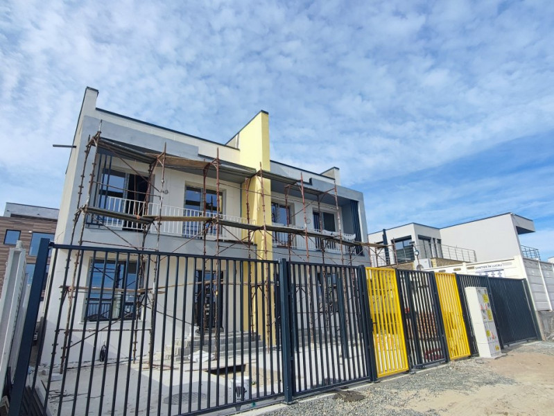 Vanzare Vila deosebita cu Zid dublu și Terasa 60 mp.