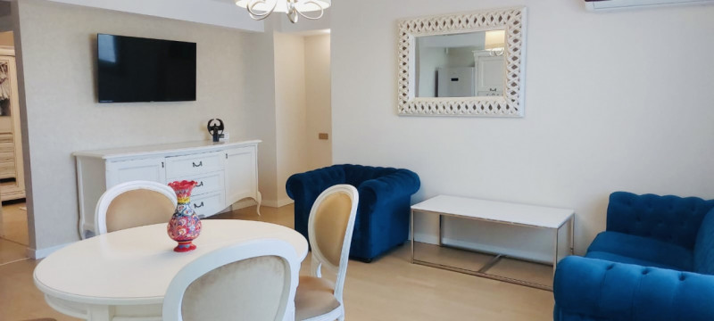 De închiriat – Apartament 3 camere, 102 mp, zona Capitol