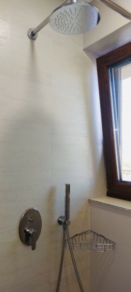 De închiriat – Apartament 3 camere, 102 mp, zona Capitol