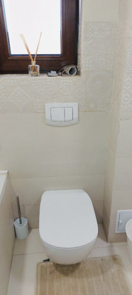 De închiriat – Apartament 3 camere, 102 mp, zona Capitol