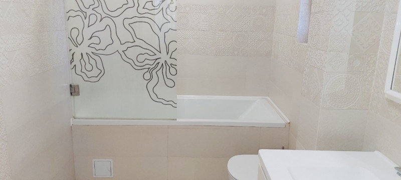 De închiriat – Apartament 3 camere, 102 mp, zona Capitol