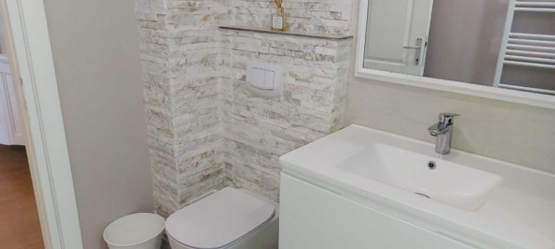 De închiriat – Apartament 3 camere, 102 mp, zona Capitol