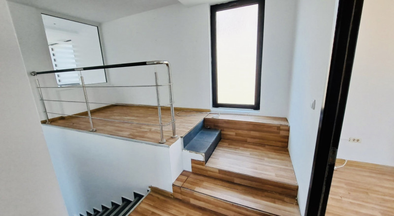 Spațiu comercial de închiriat – Zona Peninsulară, Piața Ovidiu / Biserica Greacă