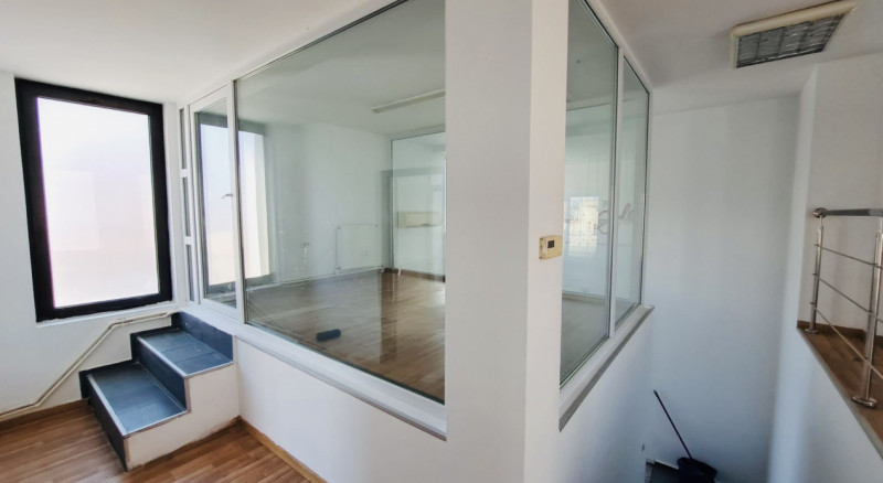 Spațiu comercial de închiriat – Zona Peninsulară, Piața Ovidiu / Biserica Greacă