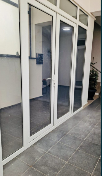 Spațiu comercial de închiriat – Zona Peninsulară, Piața Ovidiu / Biserica Greacă
