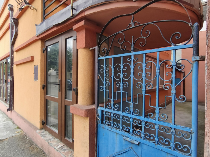 Exclusivitate Vânzare Clădire cu 4 camere in Centru 