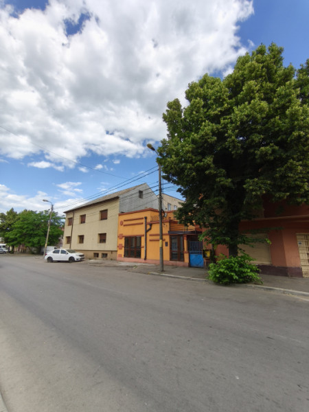 Exclusivitate Vânzare Clădire cu 4 camere in Centru 