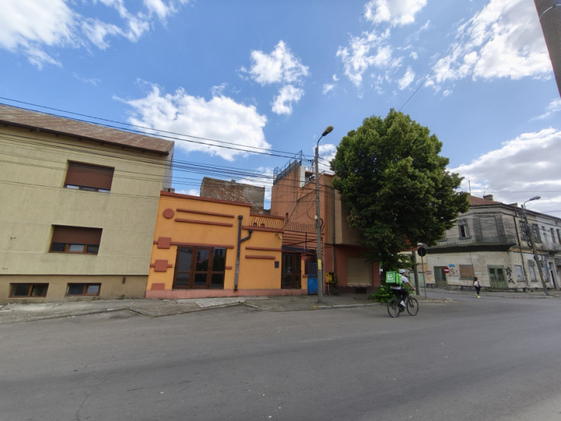 Exclusivitate Vânzare Clădire cu 4 camere in Centru 