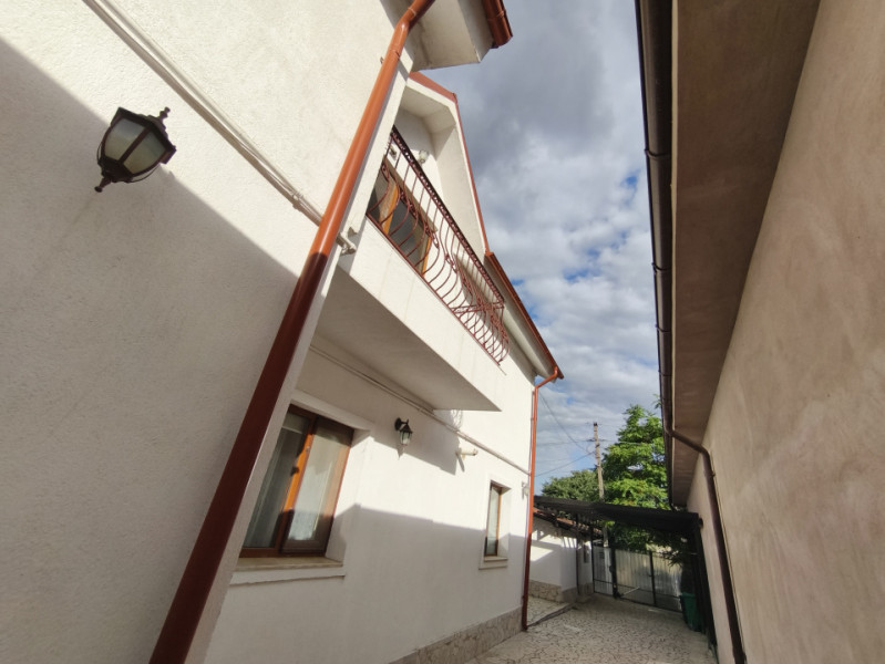Exclusivitate Vânzare Vila P+M Ovidiu cu teren aferent 636 mp.
